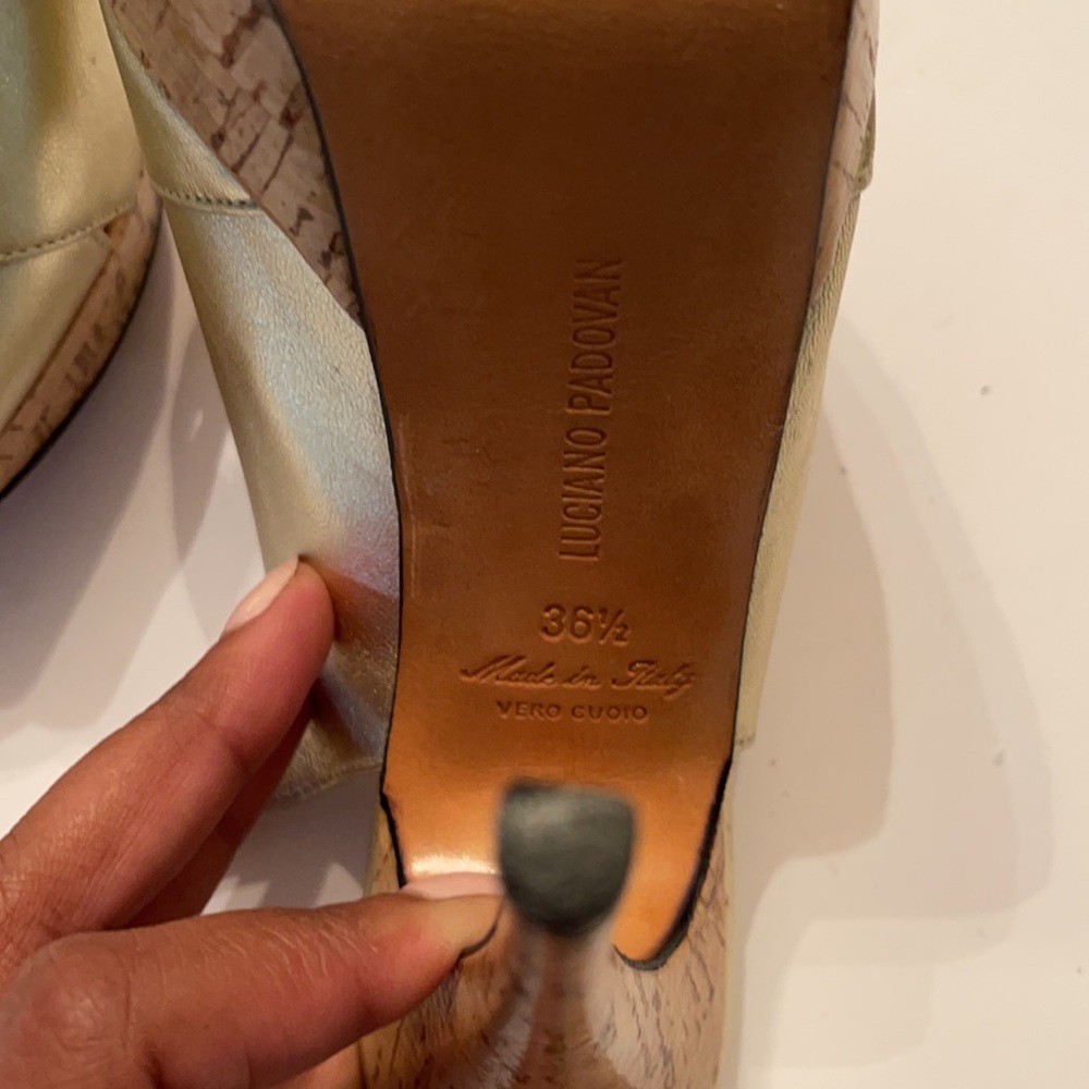 Heels - Picture 6 of 6